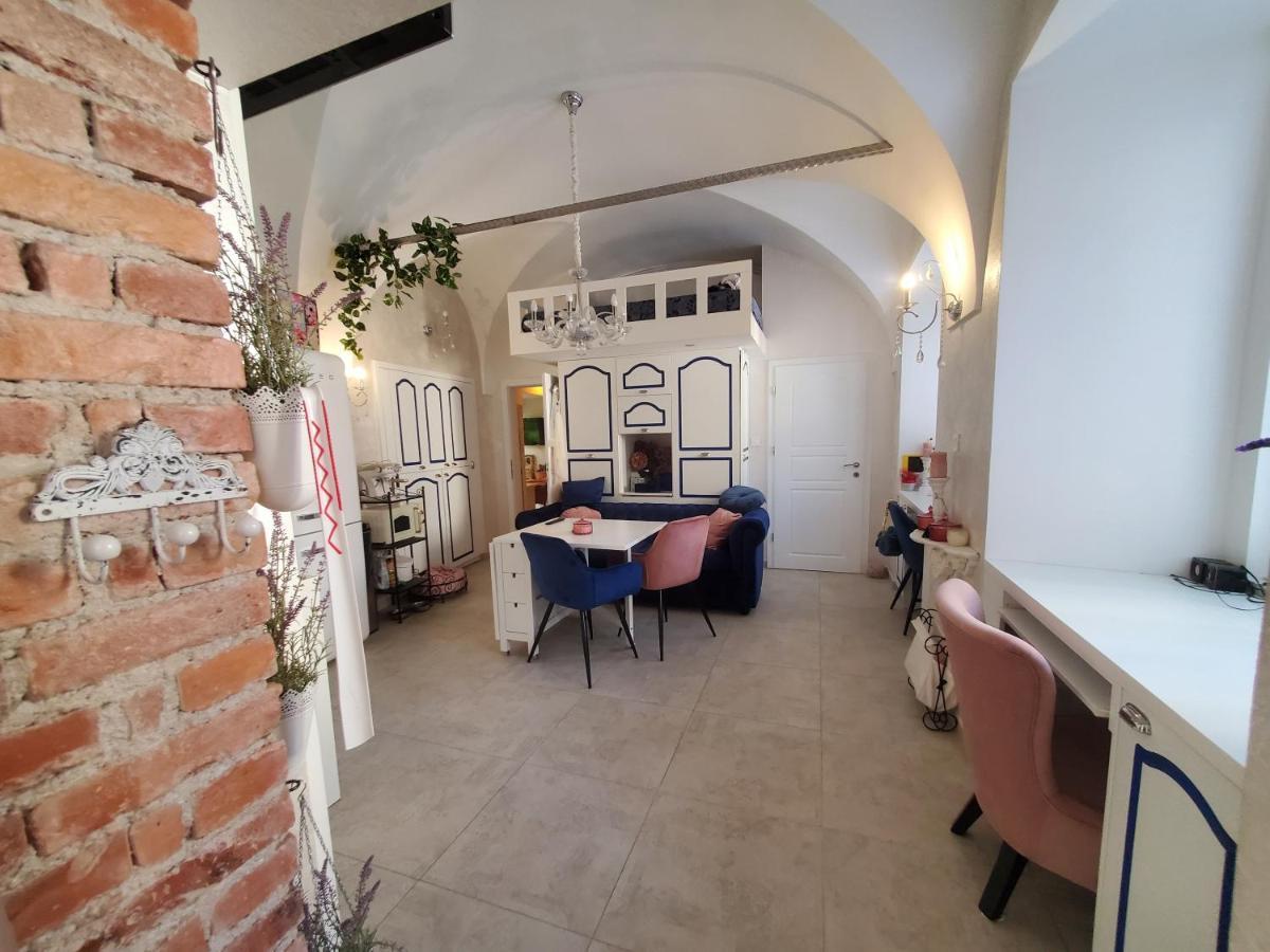 Vintage Apartment In The City Centre Old Town Laibach Exterior foto