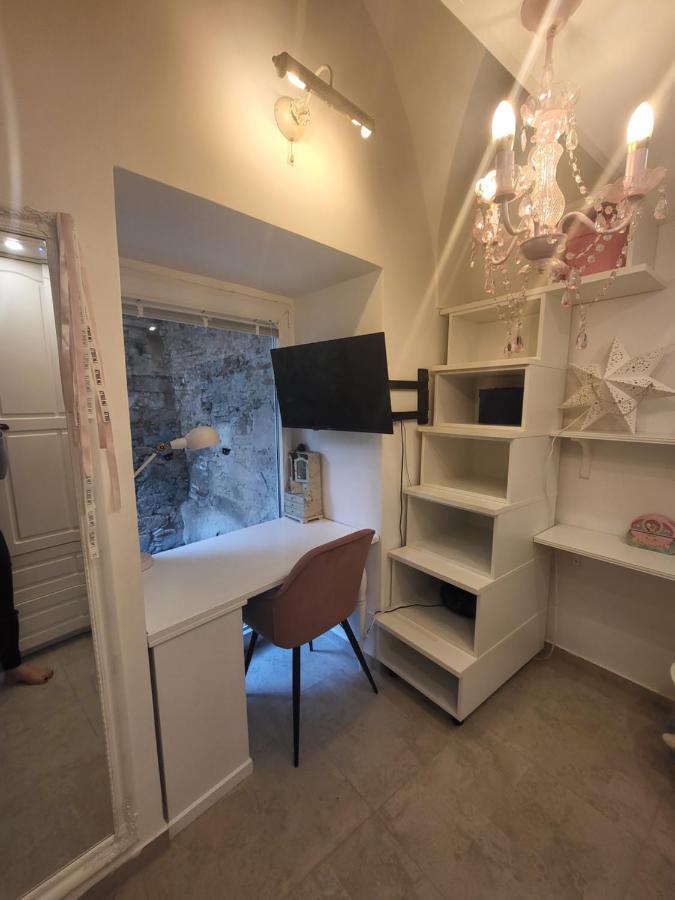 Vintage Apartment In The City Centre Old Town Laibach Exterior foto